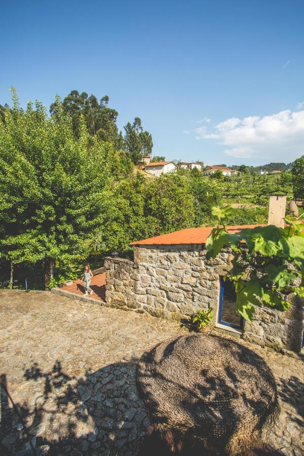 Out Of Town Hostel Castelo de Paiva Exterior foto