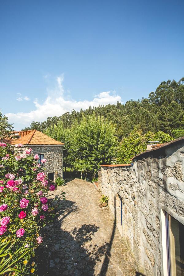 Out Of Town Hostel Castelo de Paiva Exterior foto